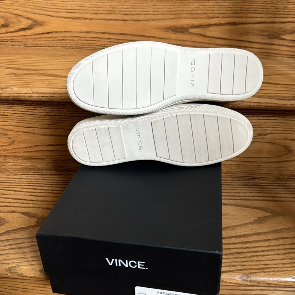 NEW In Box VINCE ABE, Graphite SU - Picture 3 of 14